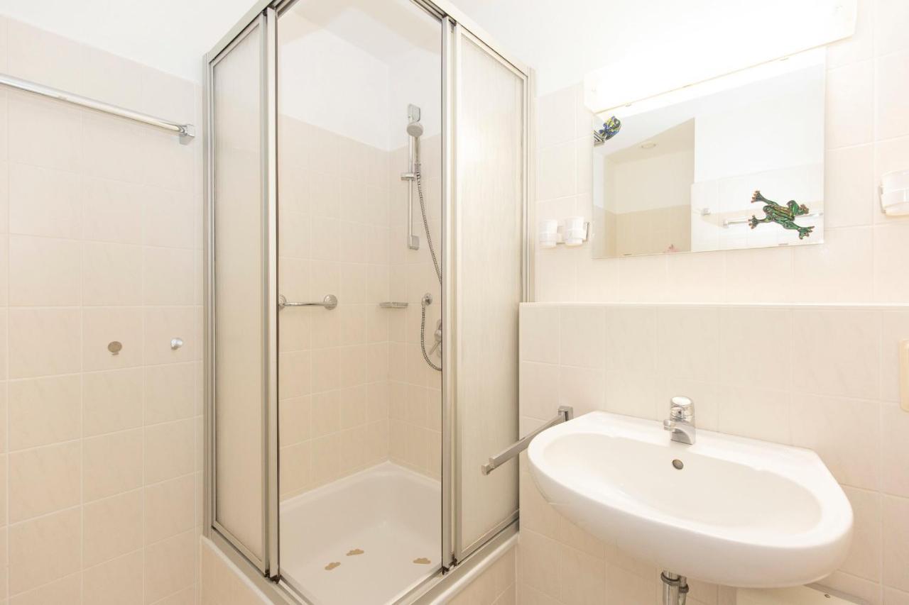Apartment Trafalgar App 355 *